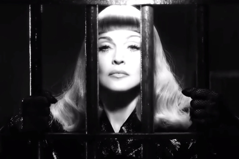 Madoni je sve dozvoljeno osim da uđe u jedan bioskop: Doživotna zabrana zbog skandaloznog ponašanja