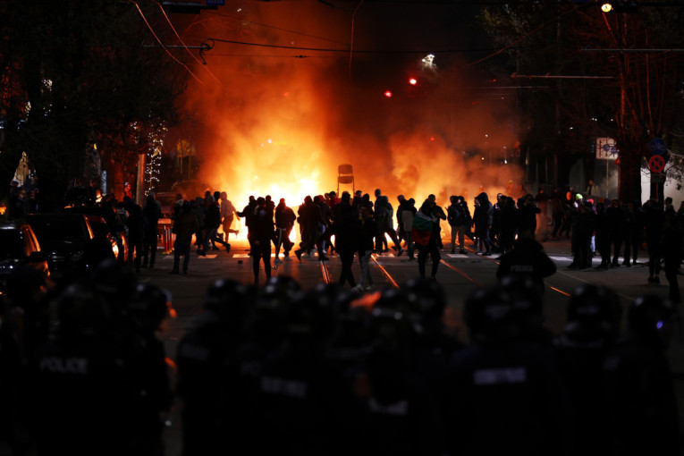 Poljoprivrednici blokirali Evzoni: Zatvoren granični prelaz u oba pravca, najavljeni protesti širom zemlje (VIDEO/FOTO)