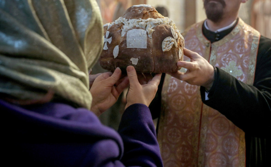 Drugi dan slave: Da li se ponovo pali slavska sveća i šta o tome misli Crkva?