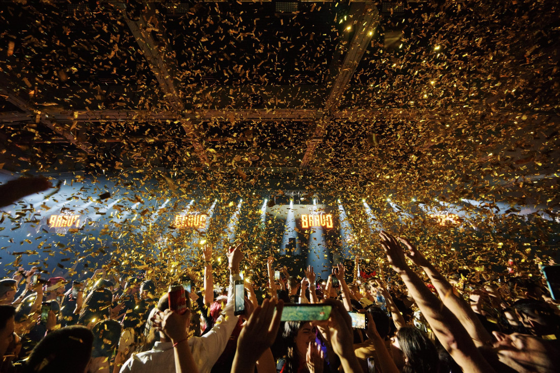 Vlado Georgiev predvodi Dragi Bravo novogodišnju proslavu