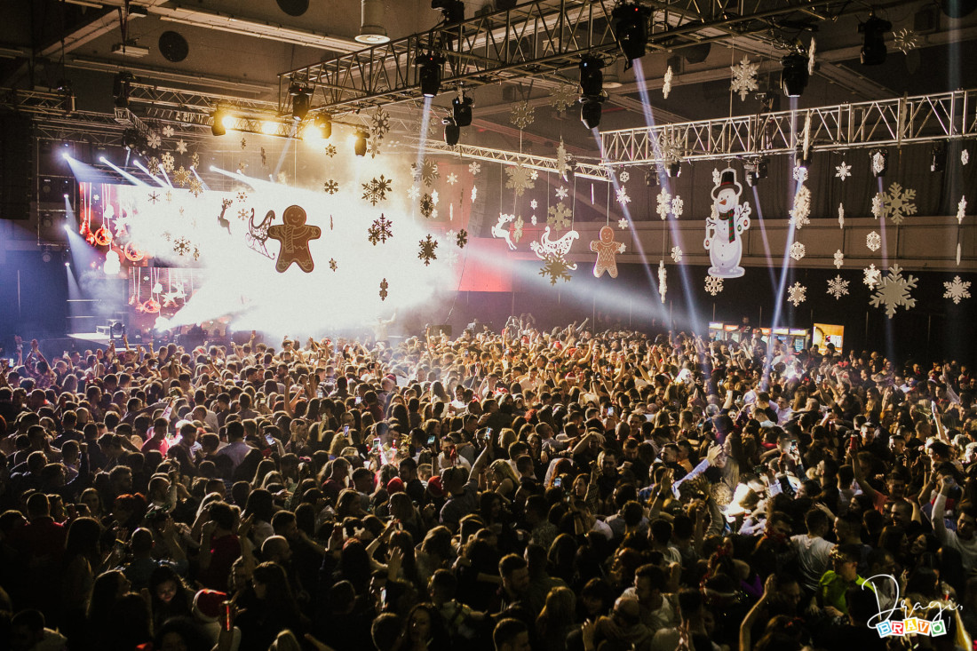 Vlado Georgiev predvodi Dragi Bravo novogodišnju proslavu