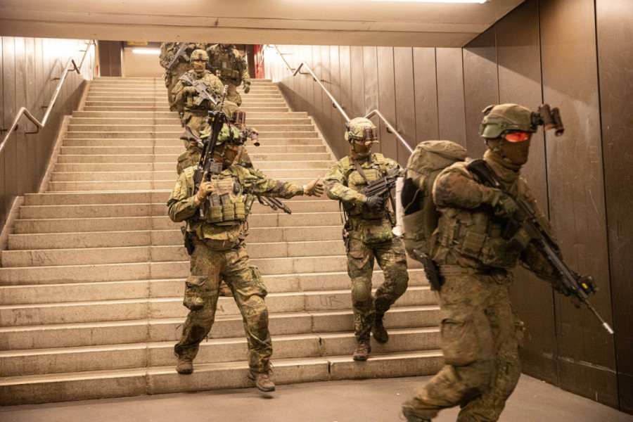 Bizarni spektakl na stadionu u Avganistanu: Dečak (13) upucao ubicu svoje porodice pred 80.000 ljudi (VIDEO)