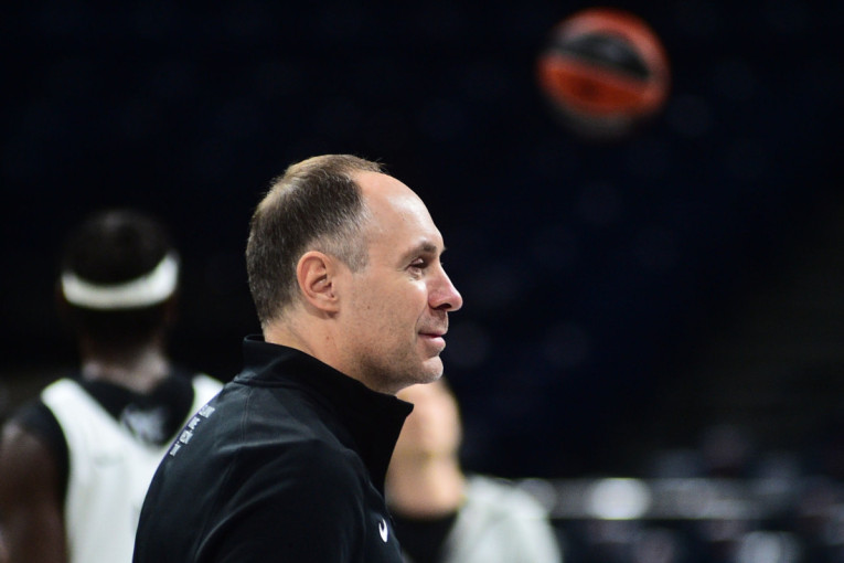 Želim da vratim košarku u prvi plan: Partizan sa Ocokoljićem na klupi čeka Bajern (FOTO)