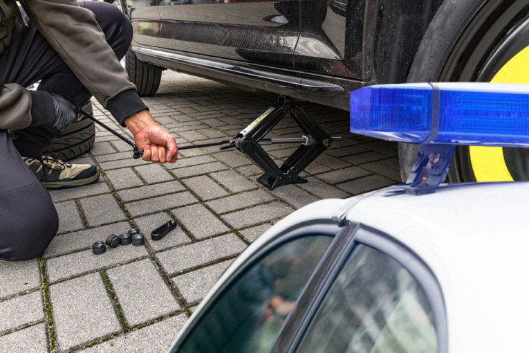Krvavi obračun na Voždovcu: Pretučen dizalicom zbog parkinga!