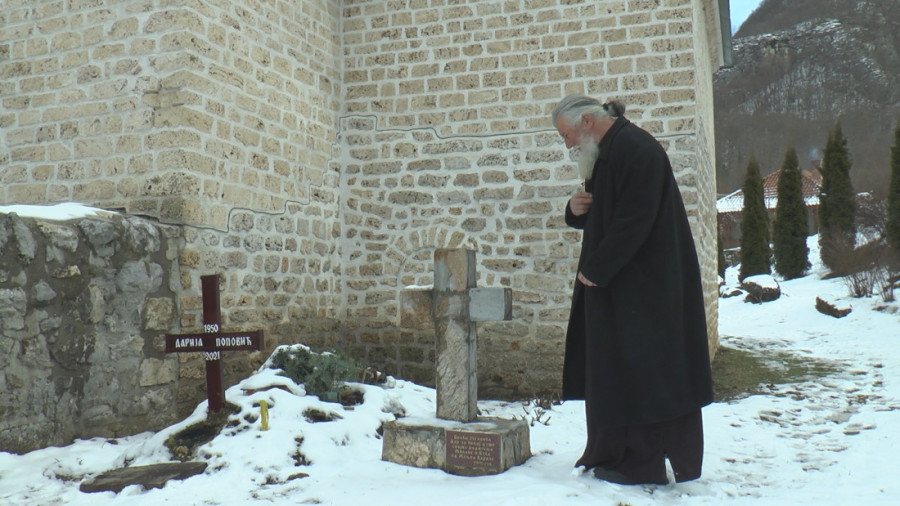 Skrivena u šumama na samoj granici odoleva vekovima: Manastir Davidovica kod Brodareva čuva mošti tri potomka loze Nemanjića (FOTO)
