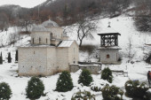 Skrivena u šumama na samoj granici odoleva vekovima: Manastir Davidovica kod Brodareva čuva mošti tri potomka loze Nemanjića (FOTO)