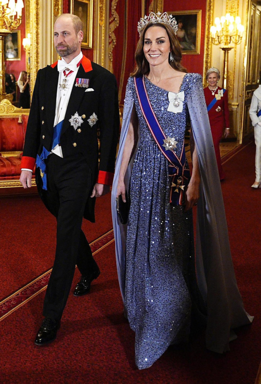 Spojila holivudski glamur i kraljevski protokol: Kejt Midlton odavno nije bila ovako elegantna, a tijara je posebna priča (FOTO)