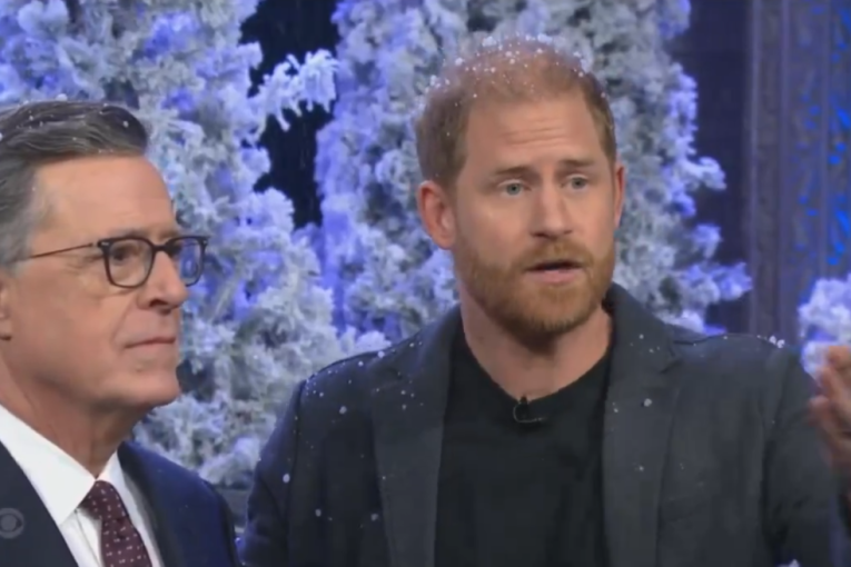 Ovo je "jezivo i bizarno": Komični nastup princa Harija razbesneo milione (VIDEO)