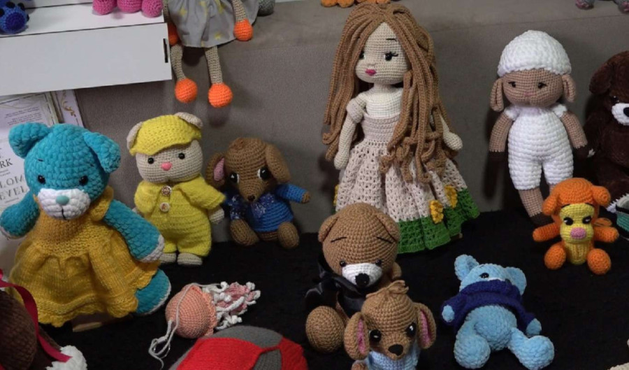 Zaboravite "labubu" ove srpske lutkice su pravi hit: Melita iz Priboja ručno hekla savršene igračke amigrumi tehnikom (FOTO)