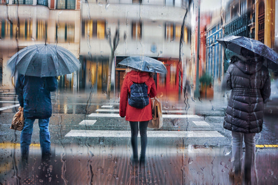 RHMZ digao alarm: Jaki vetrovi, ledena kiša i tmurno vreme!