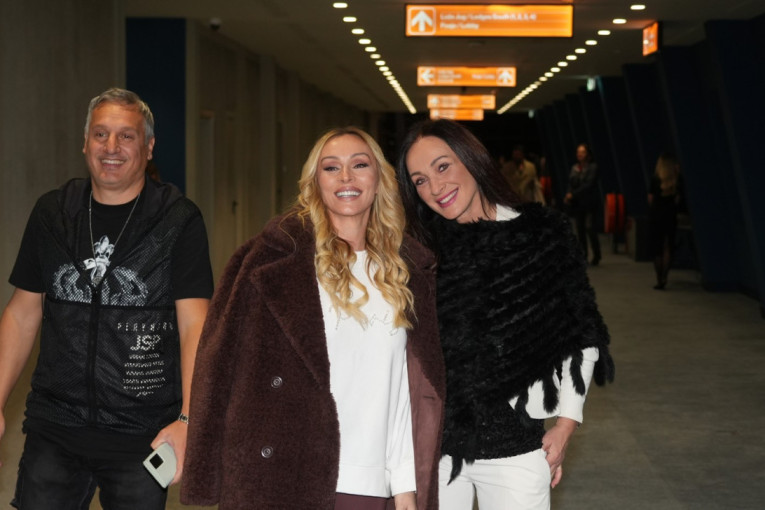 Zagrljene nakon porodičnog skandala! Slađa i Anabela zajedno u provodu: "Nisam prodala familiju"