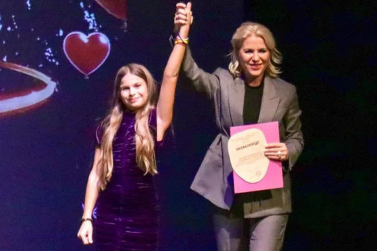 Decenija umetnosti, inkluzije i prijateljstva: Obeležen jubilej rada NVO "Maska" (FOTO)