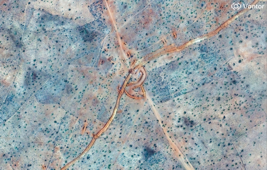 Put se urušava, uplašeni vozači se povlače! Snimljeni neverovatni prizori, neki u poslednjem trenutku spasli živu glavu (VIDEO)