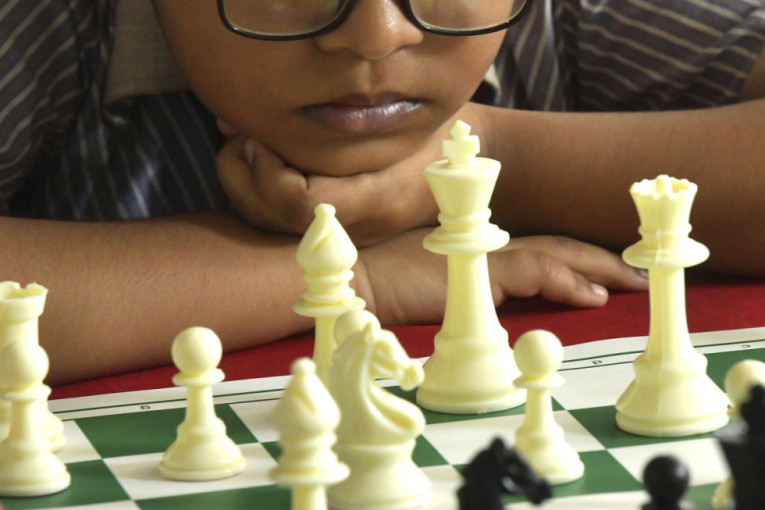 Indijski dečak od tri godine oborio svetski rekord: Najmlađi šahista ikada sa zvaničnim FIDE rejtingom (FOTO)