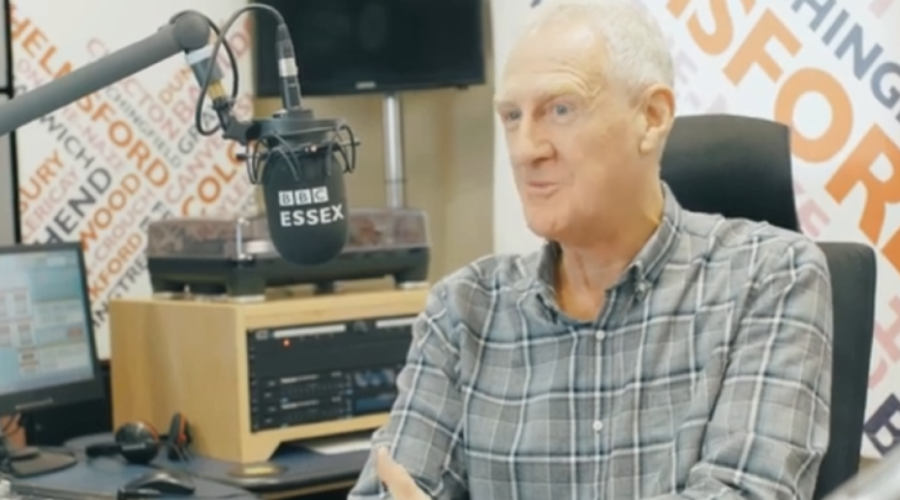 Poznati voditelj preminuo nakon teške borbe s karcinomom