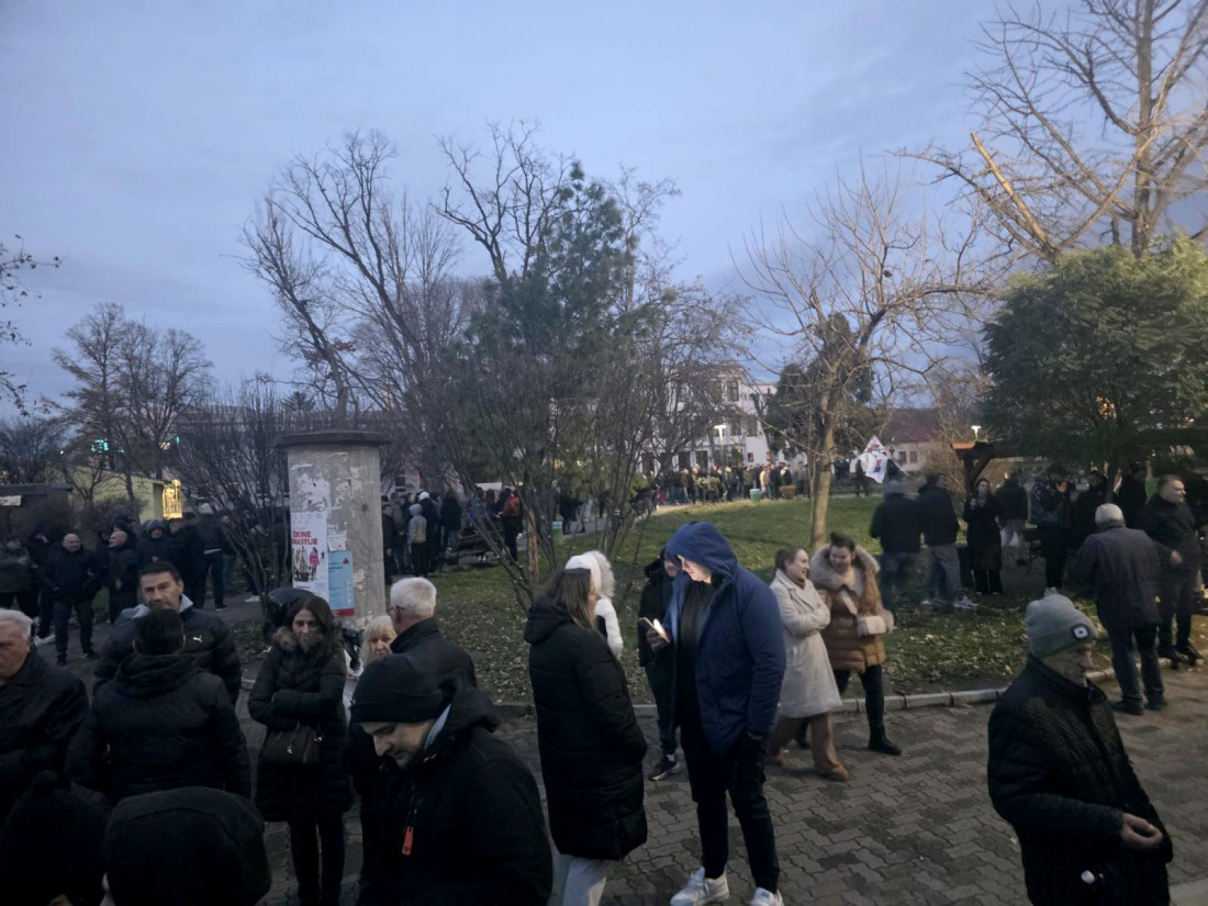 Veliki skup u Šidu: Pokazaćemo blokaderima da ih se ne plašimo, ne damo Srbiju!