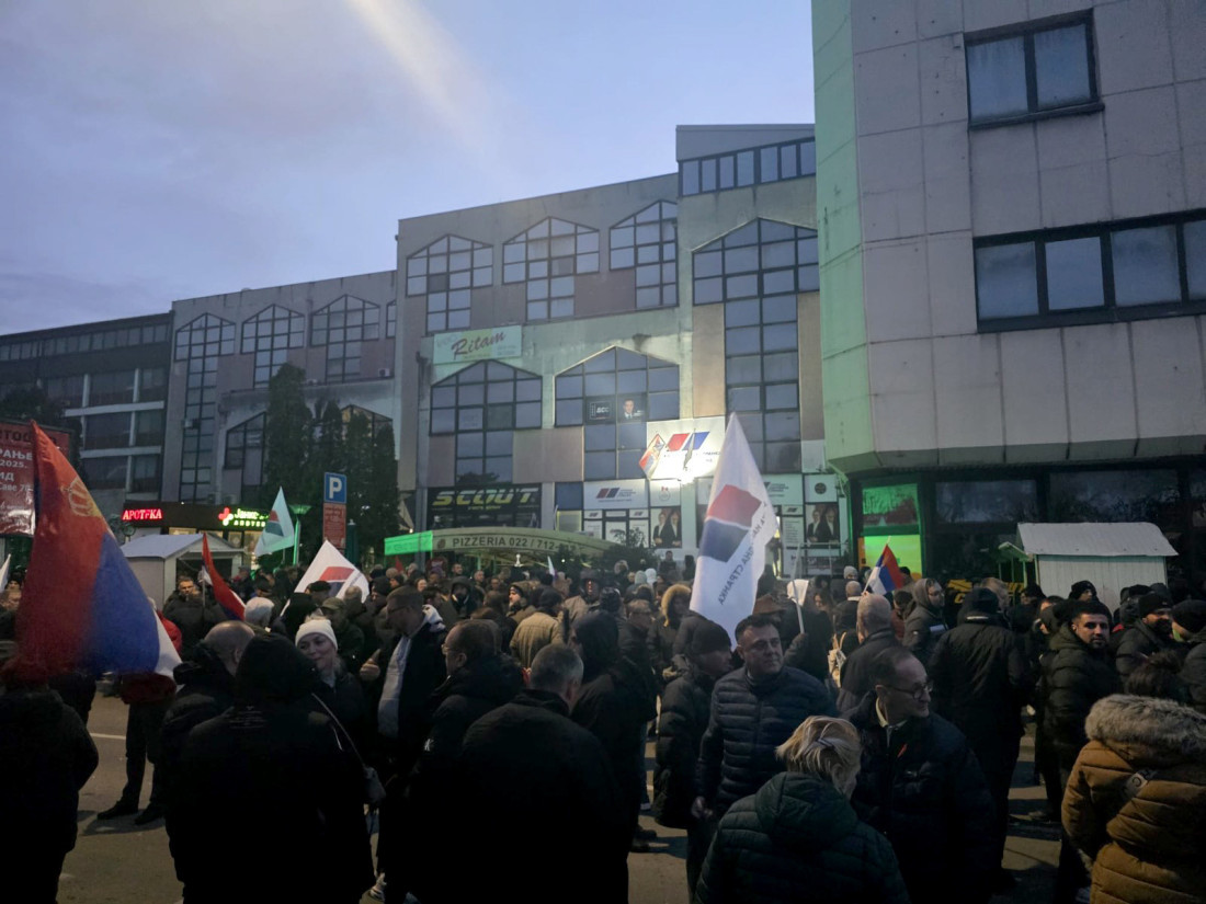 Veliki skup u Šidu: Pokazaćemo blokaderima da ih se ne plašimo, ne damo Srbiju!