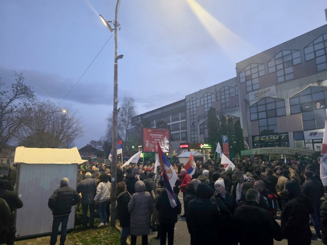 Veliki skup u Šidu: Pokazaćemo blokaderima da ih se ne plašimo, ne damo Srbiju!
