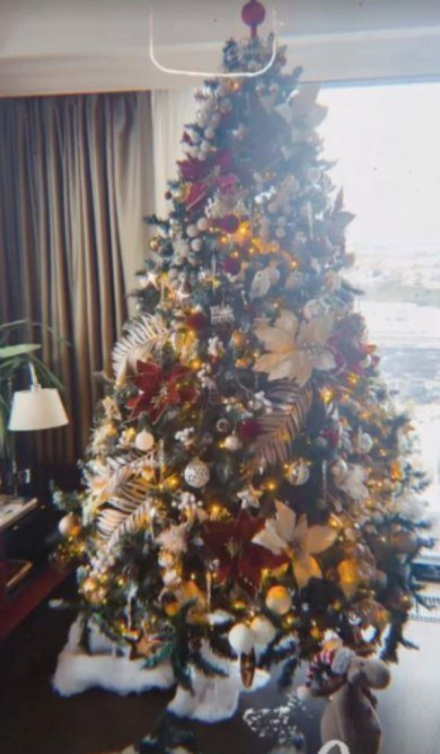 Naša manekenka okitila jelku od 2 metra: Ovako izgleda njen luks stan vredan 400.000 evra! (FOTO)