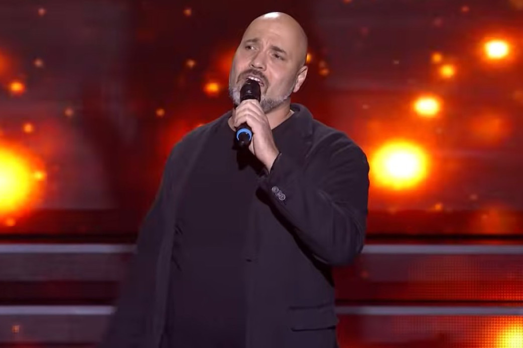 Pevaču u borbi za život značajno oštećen slušni živac: Sad čita sa usana, ali kida kako peva!