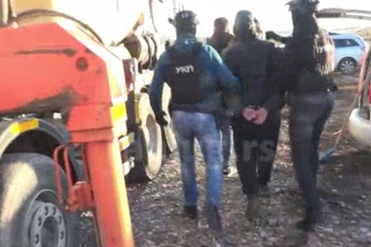 Ovako su pali članovi kriminalne grupe! Preko firme za transport trgovali drogom, zaplenjeni narkotici vredni tri miliona evra (VIDEO)