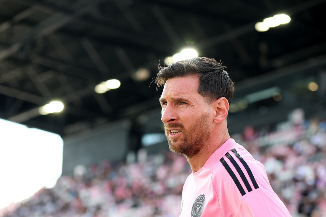 Mesi podigao čašu i zaradio 13 milijardi dolara! Ovo je najskuplji gutljaj u istoriji! (VIDEO)