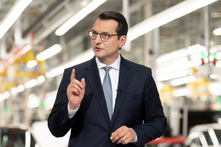 Uhapšeni zbog sumnje da su ukrali i preprodavali vozila vredna 670.000 evra (FOTO/VIDEO)