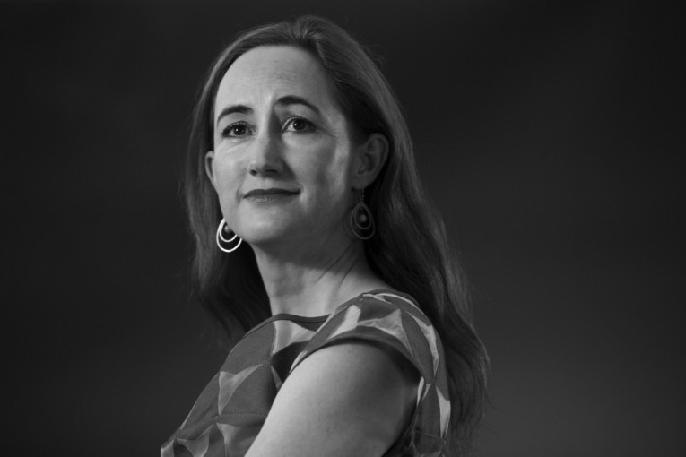 Preminula slavna književnica Sofi Kinsela: Porodica se oprostila potresnim rečima (FOTO)