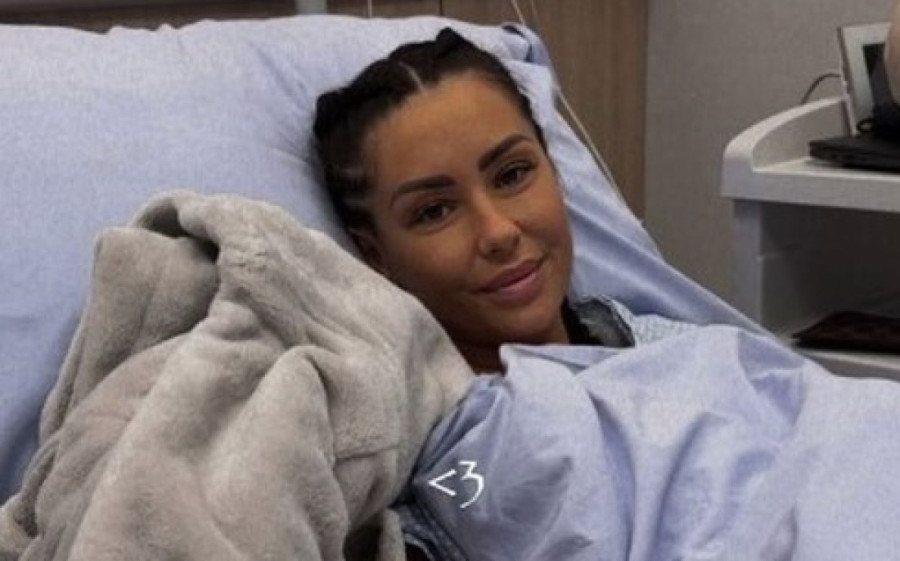 Muž Aleksandre Bursać pozira sa ćerkicom: Čvrsto je drži, a osmeh s lica ne skida (FOTO)