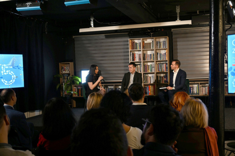 Do Meseca i nazad - milijardu koraka za zdravlje: Otvori plavi krug obeležava pet godina postojanja