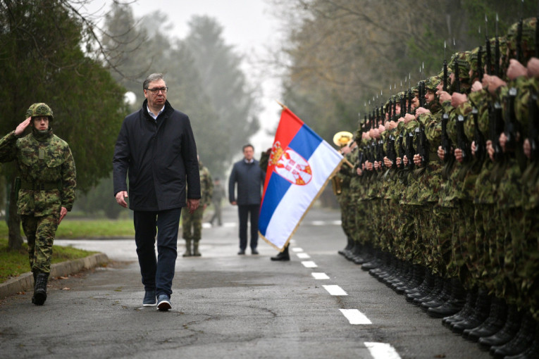 Predsednik se vratio u Niš: Nastavićemo da pomažemo subvencijama (VIDEO/FOTO)