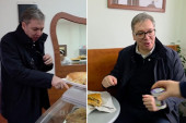 Vučić probao čuveni burek, odmah sve snimio i objavio: Čovek se iz Niša uvek vrati sa par kilograma viška! (VIDEO)
