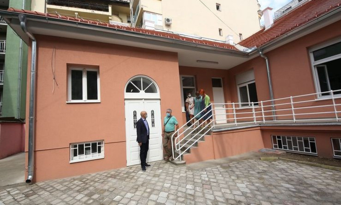 U porodici ostaje 136.000 dinara: Grad Novi Sad finansira besplatne vrtiće i knjige, ali to nije sve!