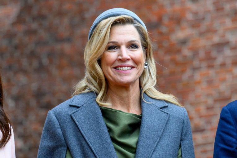 Unikatan sivi kaput i savršeno uklopljeni aksesoari: Kraljica Maksima zrači elegancijom (FOTO)