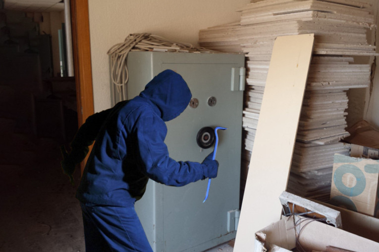 Šokantno saznanje o zločinu u Zaječaru: Ubice vukle sef kolima, pa ukrali samo jednu stvar