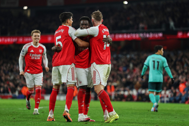 Sreća prati Arsenal: Tobdžije autogolovima srušili Vulvse (VIDEO)