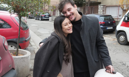 Aleksandra Bursać baš uživa u majčinstvu! Pevačica podelila prizor koji topi srca! (FOTO)