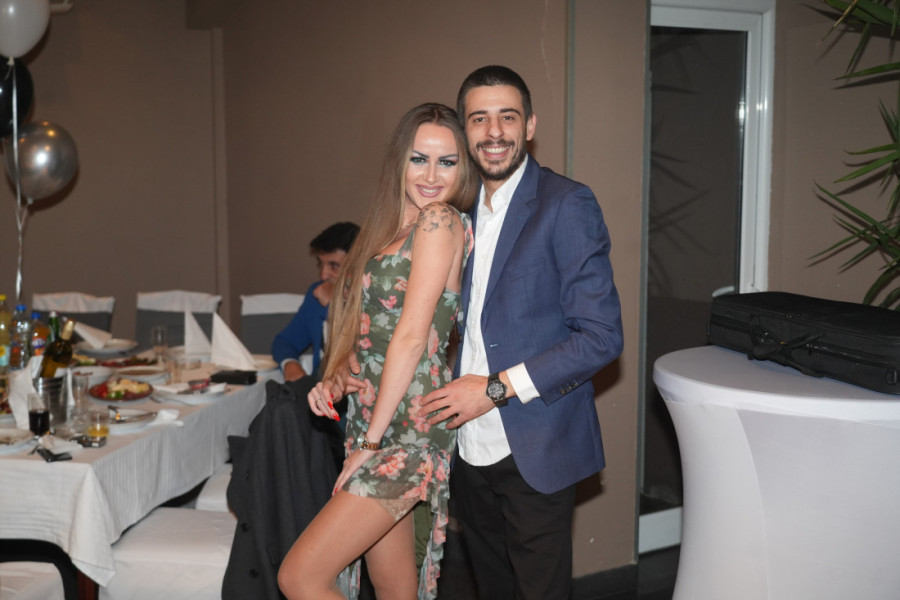 "Koristi lekove za potenciju i ima pištolj!" Atina Ferari iznela šok tvrdnje o Lukasu!