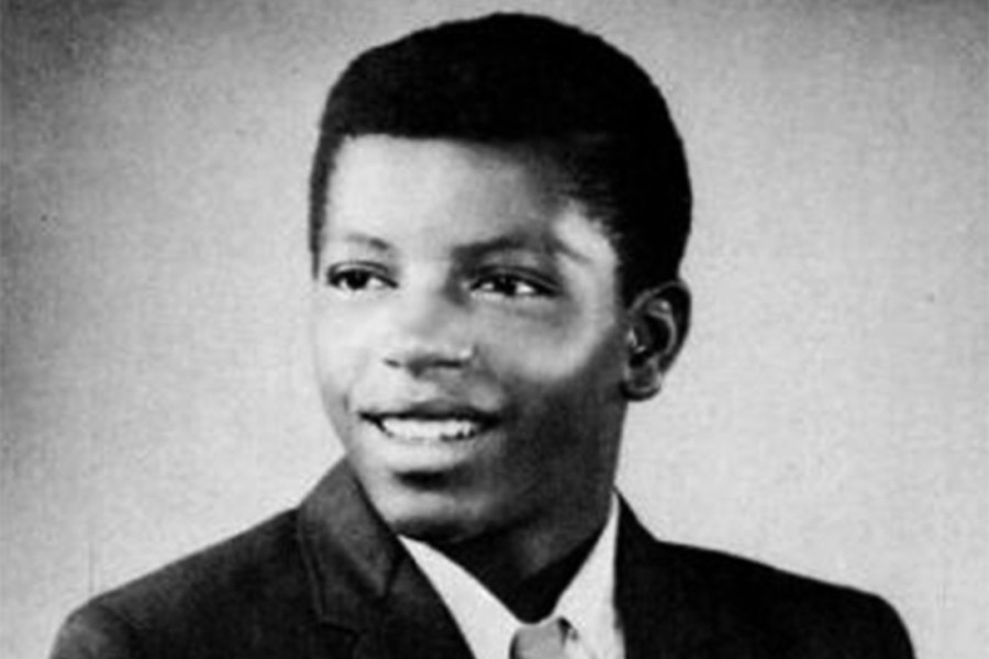 Poznati pevač umro nakon borbe s teškom bolešću: Njegov sin se oglasio potresnim rečima