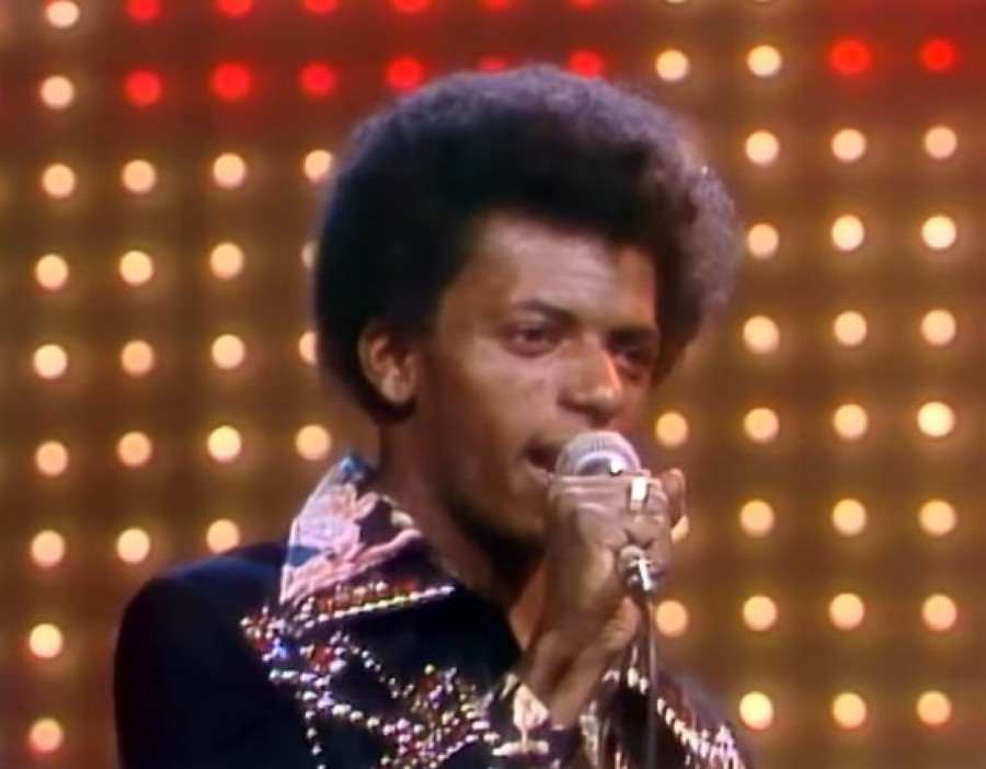 Poznati pevač umro nakon borbe s teškom bolešću: Njegov sin se oglasio potresnim rečima