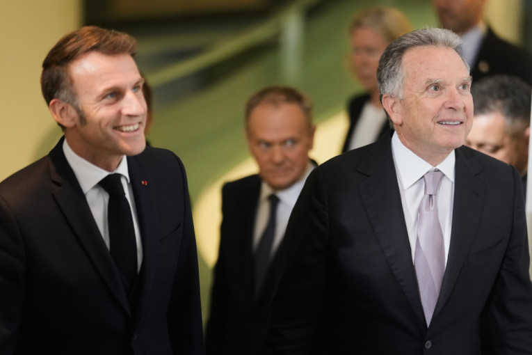 Makron stigao u Berlin na sastanak sa evropskim liderima i Zelenskim