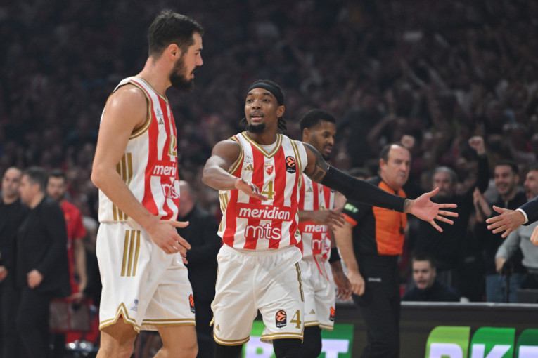 Jović na terenu samo 12 sekundi: Nikola krenuo da zakuca, a onda je užasno pao (VIDEO)