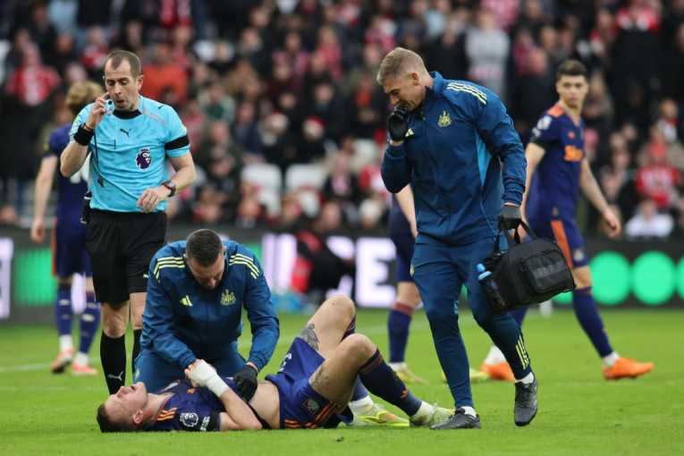 Užasna povreda: Defanzivcu Njukasla polomljeno rebro i probušeno plućno krilo!