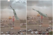 Neverovatni snimci iz Brazila: Jak vetar oborio Kip slobode visok 24 metra! (VIDEO)