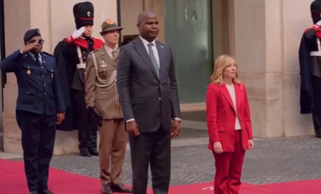 Skandal "Mini Meloni"! Nije mogla da se suzdrži, snimak sve objašnjava (FOTO/VIDEO)