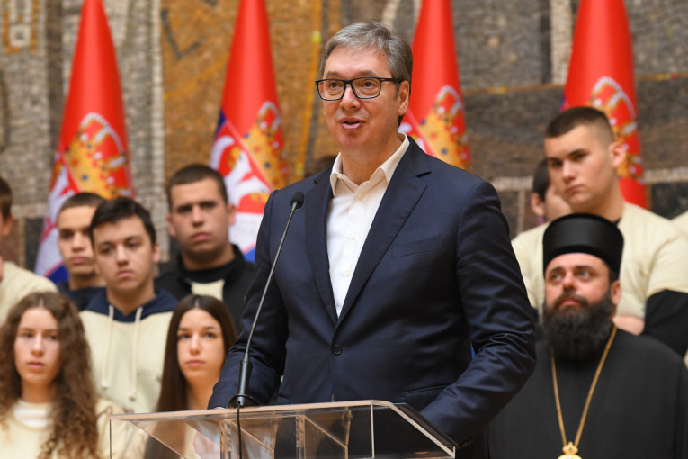 Vučić ugostio učenike Tehničke škole "Nikola Tesla" iz Vukovara: U Beogradu ste kod svoje kuće (VIDEO)