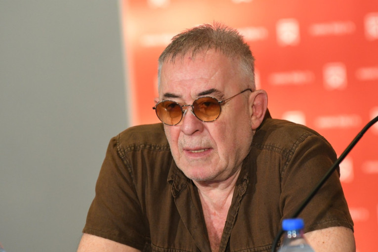 Mimu Karadžića zaustavila policija! Šokirali se od prizora koji su zatekli u automobilu!