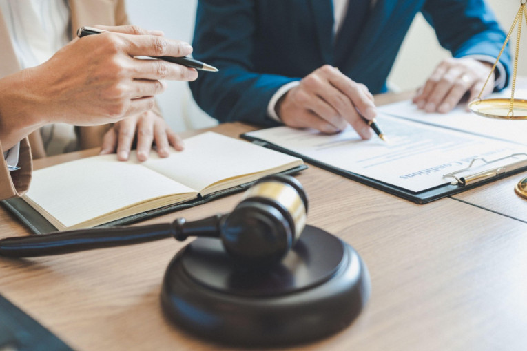 Horor u Italiji: Roditelji osumnjičenog za femicid pronađeni mrtvi u kući, ostavili pismo sinu!