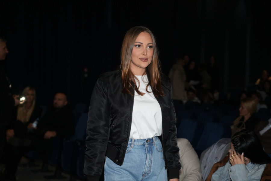Berićetna godina za Priju! Pevačica debelo profitirala - zaradila čak 1,3 miliona dolara!