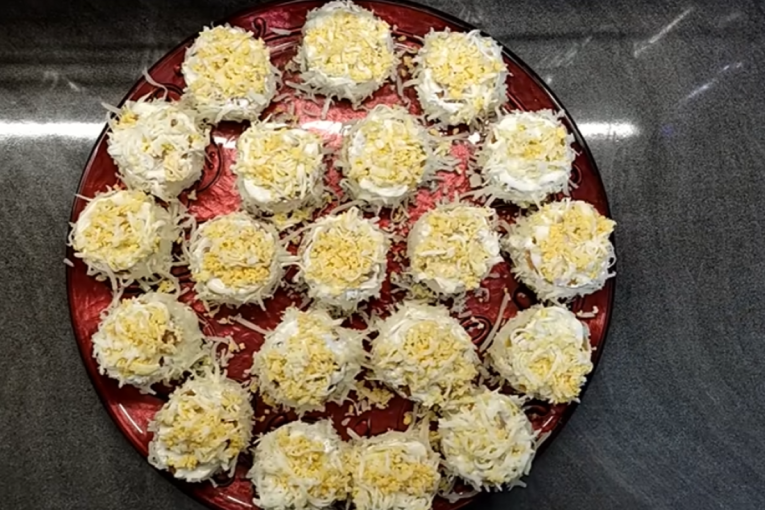 Recept dana: Slane ruske kape su dekorativno i kremasto predjelo, koje je savršeno za svaku priliku